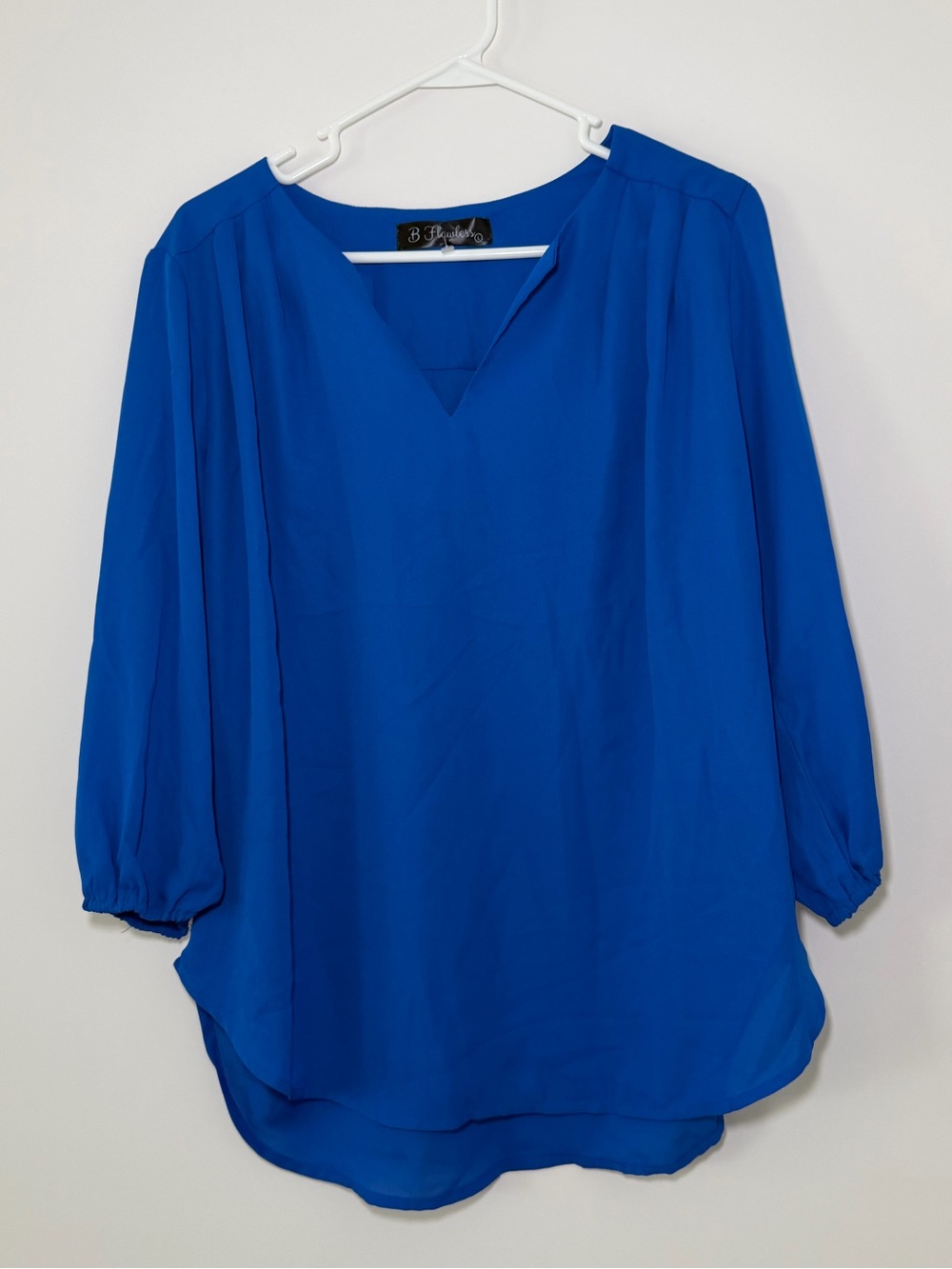 B. Flawless Royal Blue V Neck Blouse Women’s Large